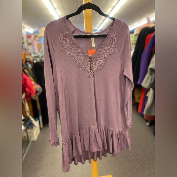 Matilda Jane ladies Small Purple Lace Blouse - Picture 3 of 4